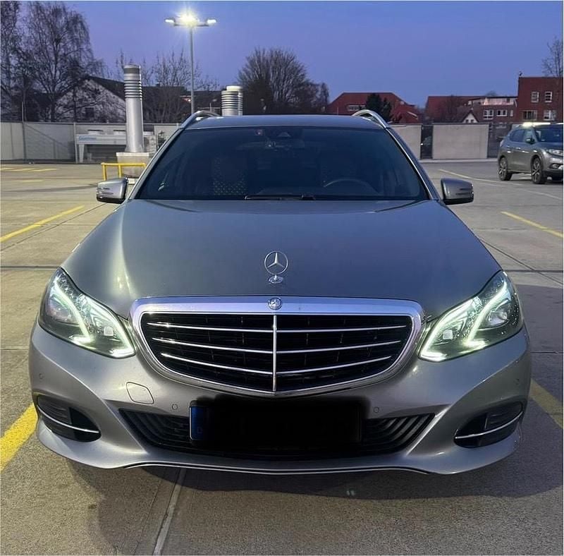 Gebraucht Mercedes E220 Elegance 170 PS (125 kW) 2014 Grau Kombi