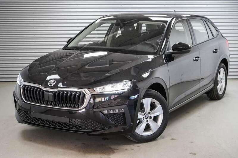 Black magic metallic ... Neu 2025 Skoda Scala Selection Kleinwagen | 23.890 € (Guter Preis) - Bild 1/2