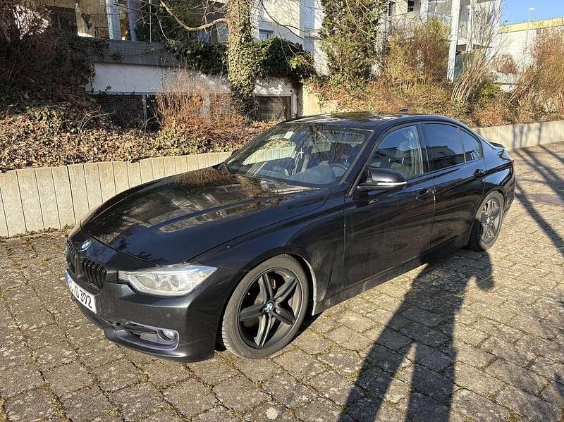 Gebraucht BMW 330 Performance 258 PS (189 kW) 2013 Schwarz Limousine