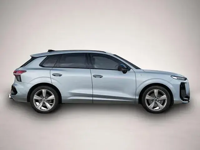 Neu Audi Q3 S-Line 204 PS (150 kW) 2026 Manufacturer SUV