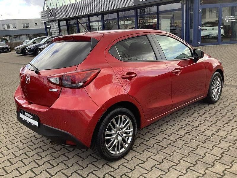 Gebraucht Mazda 2 Nakama 90 PS (66 kW) 2016 Rot Kleinwagen