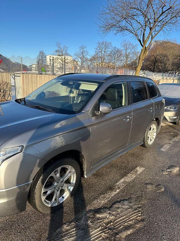 Gebraucht Mitsubishi Outlander Intense 150 PS (110 kW) 2013 Blau SUV