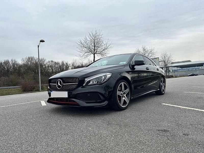 Gebraucht Mercedes CLA250 218 PS (160 kW) 2017 Schwarz Limousine
