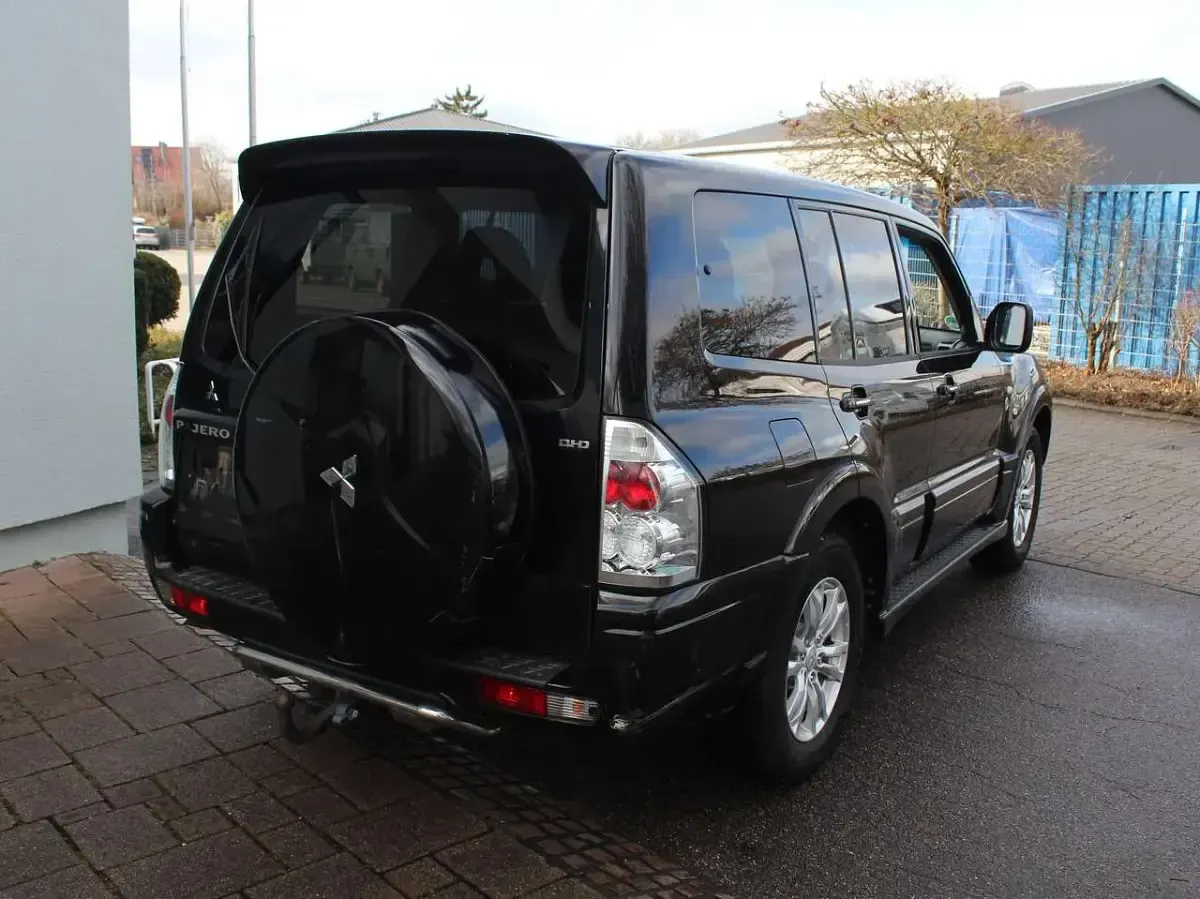 Gebraucht Mitsubishi Pajero Elegance 160 PS (117 kW) 2006 Schwarz SUV