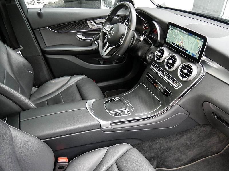 Gebraucht Mercedes GLC300e 320 PS (235 kW) 2021 Schwarz SUV
