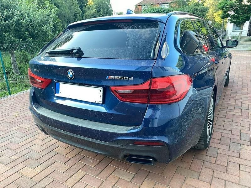 Używany BMW M550 Performance 400 KM (294 kW) 2019 Niebieski Sedan/Limuzyna
