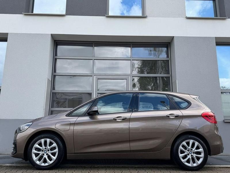 Gebraucht BMW 225 224 PS (164 kW) 2020 Beige Van / Kleinbus