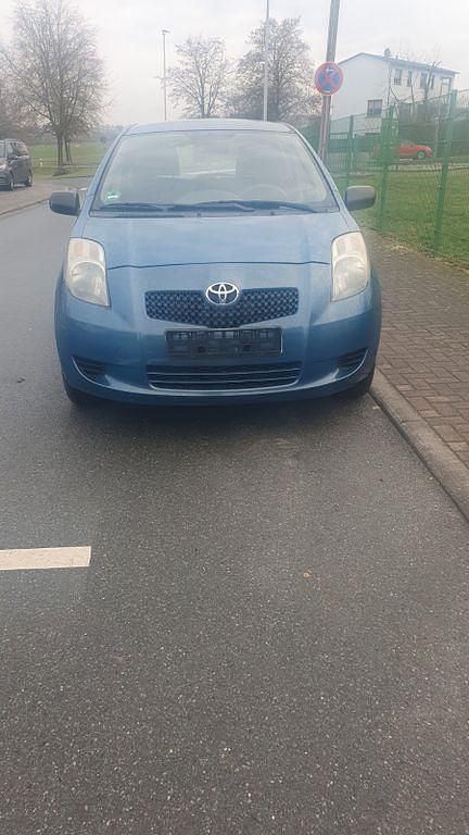 Blau Gebraucht 2006 Toyota Yaris Limousine | 2.999 € (Fairer Preis) - Bild 1/4