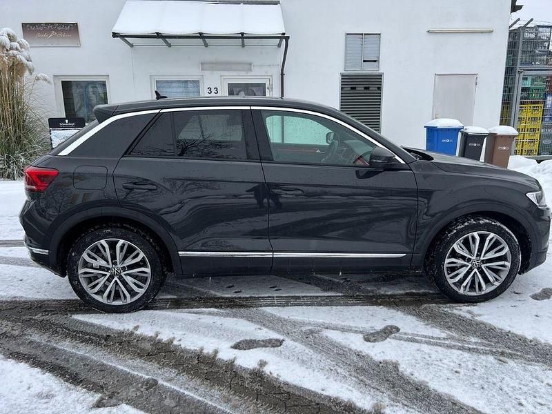 Gebraucht VW T-Roc Sportline 150 PS (110 kW) 2022 Grau SUV