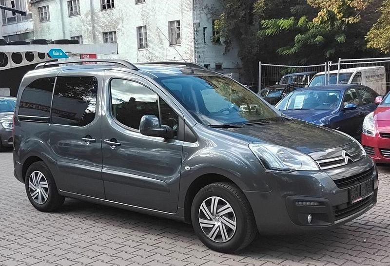 Grau Gebraucht 2016 Citroën Berlingo Shine Van / Kleinbus | 6.450 € (Superpreis) - Bild 1/4