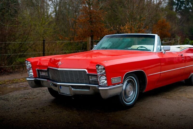 Rot Gebraucht 1968 Cadillac Deville Cabrio | 29.900 € - Bild 1/4
