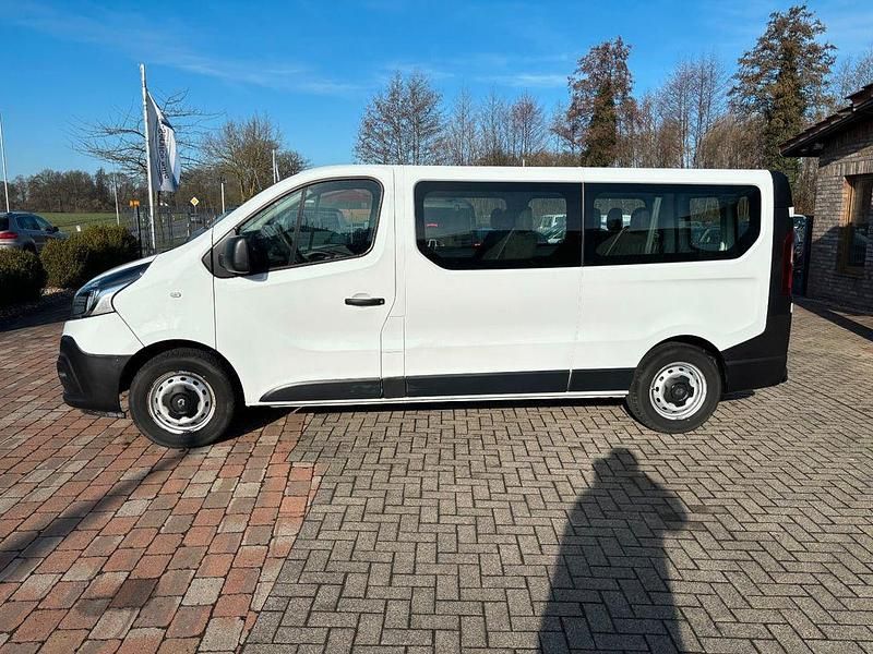 Gebraucht Renault Trafic Authentique 121 PS (88 kW) 2019 Weiß Van / Kleinbus