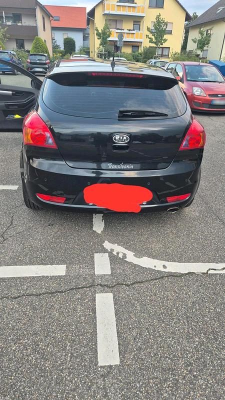 Gebraucht Kia ProCeed 125 PS (91 kW) 2013 Schwarz Kleinwagen