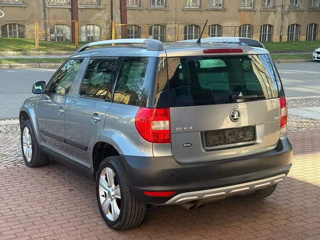 Gebraucht Skoda Yeti Adventure 140 PS (102 kW) 2012 Grau SUV