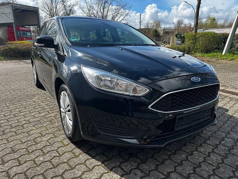 Gebraucht Ford Focus Trend 101 PS (74 kW) 2017 Schwarz Limousine