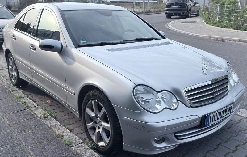 Silber Gebraucht 2005 Mercedes C200 Limousine | 3.299 € (Guter Preis) - Bild 1/4