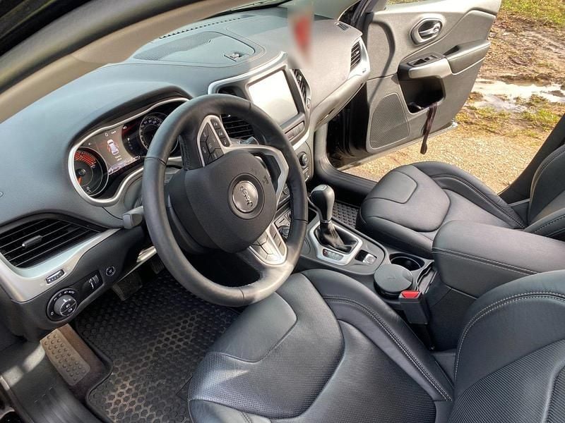 Gebraucht Jeep Cherokee Overland 200 PS (147 kW) 2018 Schwarz SUV