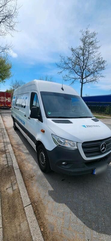 Weiß Gebraucht 2020 Mercedes 316 Van | 17.700 € - Bild 1/4