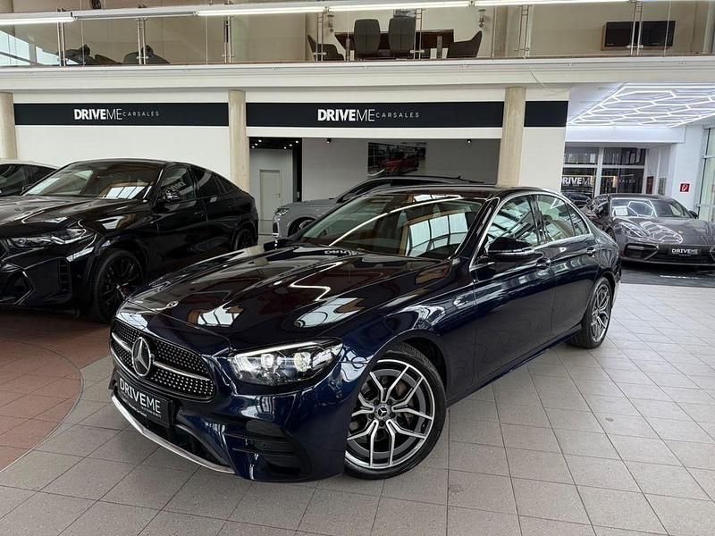 Blau Gebraucht 2020 Mercedes E220 AMG Limousine | 37.999 € (Teuer) - Bild 1/4