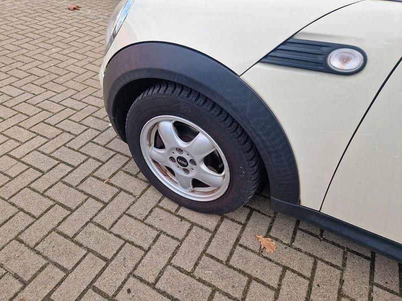 Gebraucht Mini ONE 75 PS (55 kW) 2010 Weiß Kleinwagen