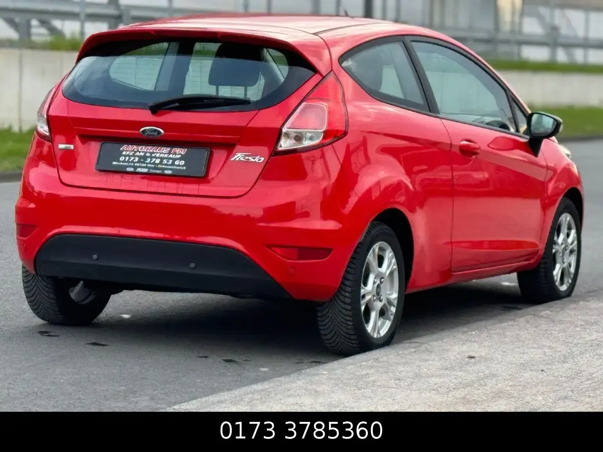 Gebraucht Ford Fiesta SYNC Edition 65 PS (47 kW) 2013 Rot Kleinwagen
