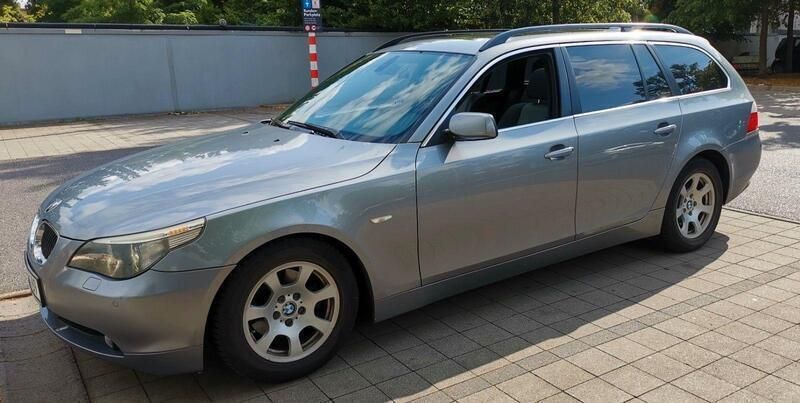 Grau Gebraucht 2007 BMW 525 Sport Line Kombi | 4.499 € - Bild 1/4