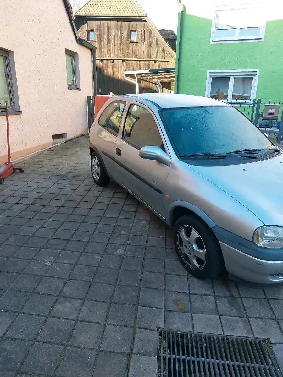 Gebraucht Opel Corsa 65 PS (47 kW) 1999 Silber Kleinwagen