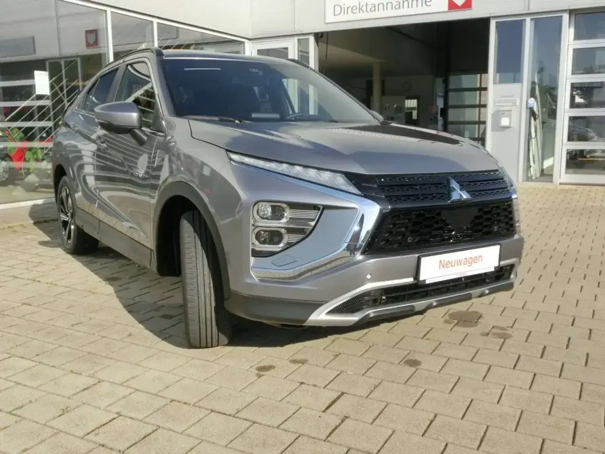 Begagnad Mitsubishi Eclipse Cross Plus 188 HK (138 kW) 2023 Grå SUV