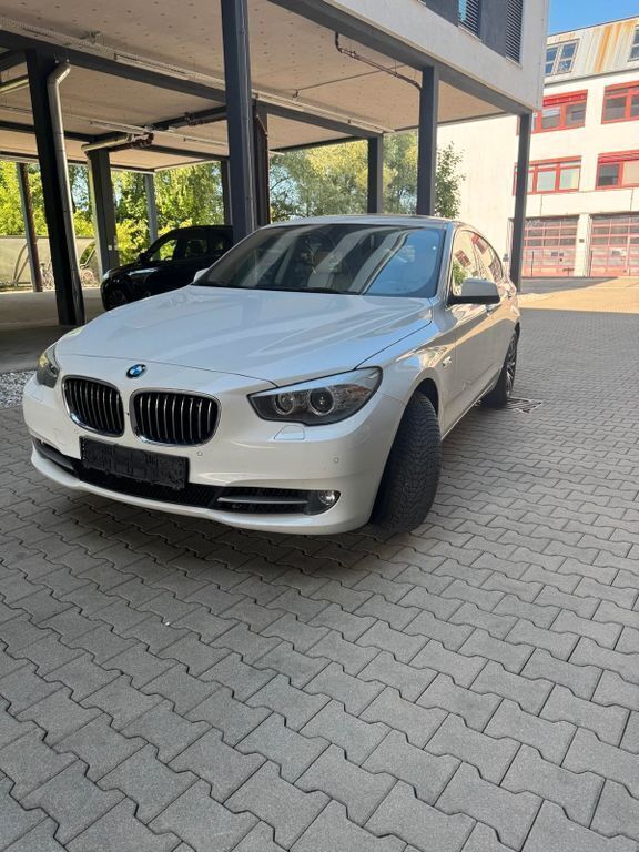 Gebraucht 2011 BMW 530 Sport Line Limousine | 6.299 € (Superpreis) - Bild 1/4