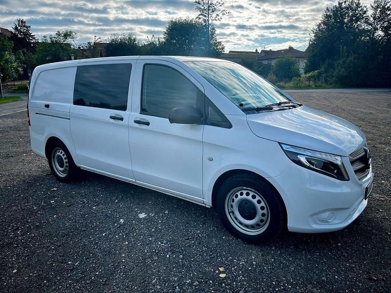 Weiß Gebraucht 2019 Mercedes Vito Van | 22.500 € (Guter Preis) - Bild 1/4