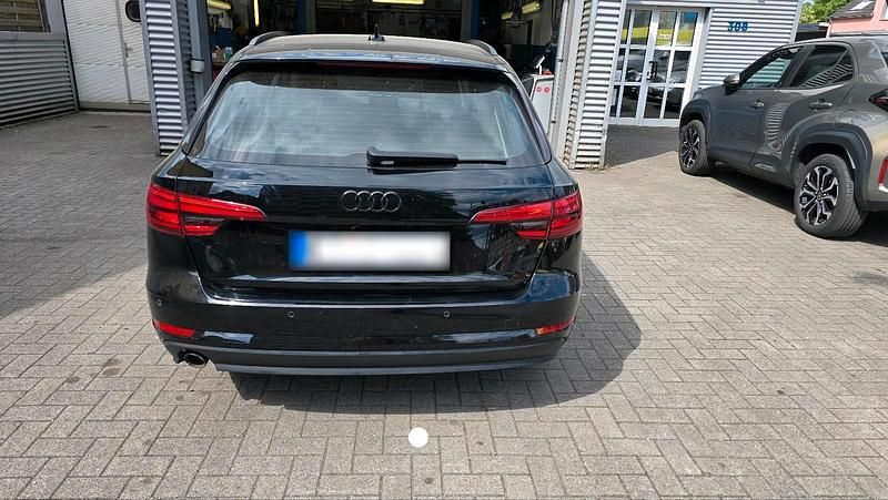 Gebraucht Audi A4 150 PS (110 kW) 2016 Schwarz Kombi
