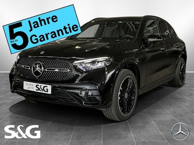 Metalliclack obsidianschwarz Gebraucht 2025 Mercedes GLC300e AMG SUV | 87.999 € - Bild 1/4