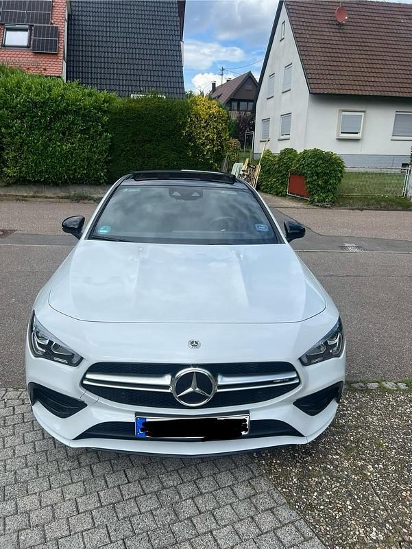 Weiß Gebraucht 2023 Mercedes CLA35 AMG AMG Coupé | 44.500 € (Fairer Preis) - Bild 1/4