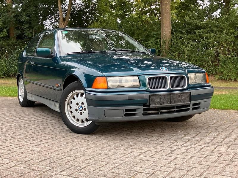 Grün Gebraucht 1996 BMW 316 Compact Kleinwagen | 2.900 € (Fairer Preis) - Bild 1/4