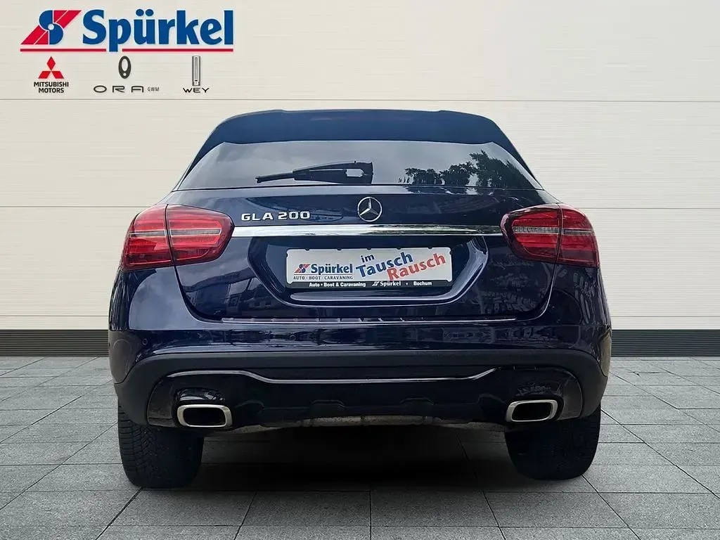 Gebraucht Mercedes GLA200 Night 156 PS (114 kW) 2018 Blau SUV