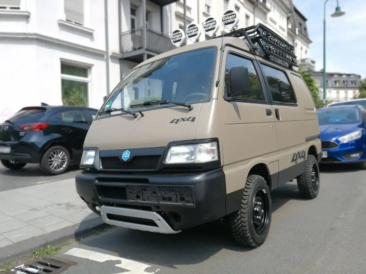 Gebraucht Piaggio Porter 65 PS (47 kW) 2008 Beige Van / Kleinbus
