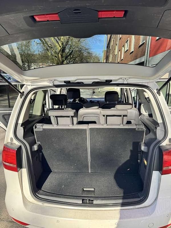 Gebraucht VW Touran Match 105 PS (77 kW) 2012 Weiß Van / Kleinbus