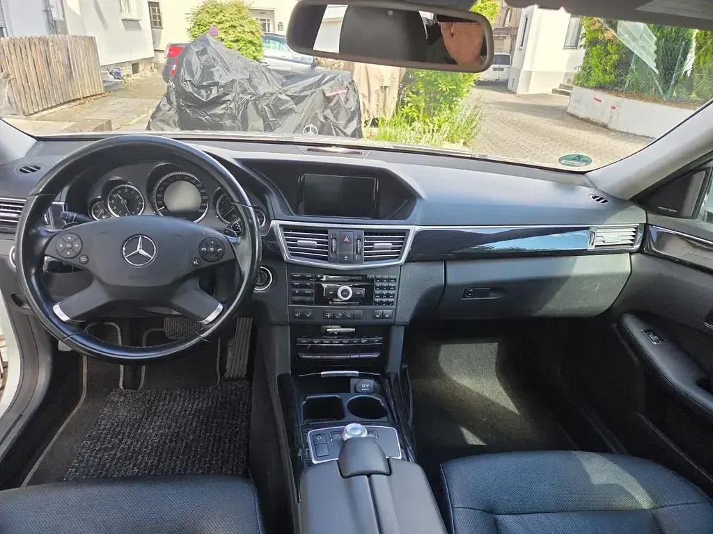 Gebraucht Mercedes E350 Avantgarde 292 PS (214 kW) 2009 Silber Limousine