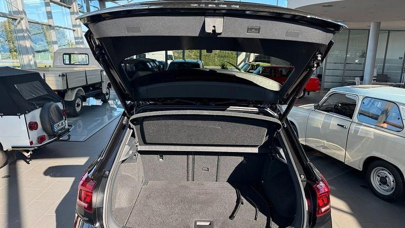 Gebraucht VW T-Roc Style 150 PS (110 kW) 2022 Deep black SUV