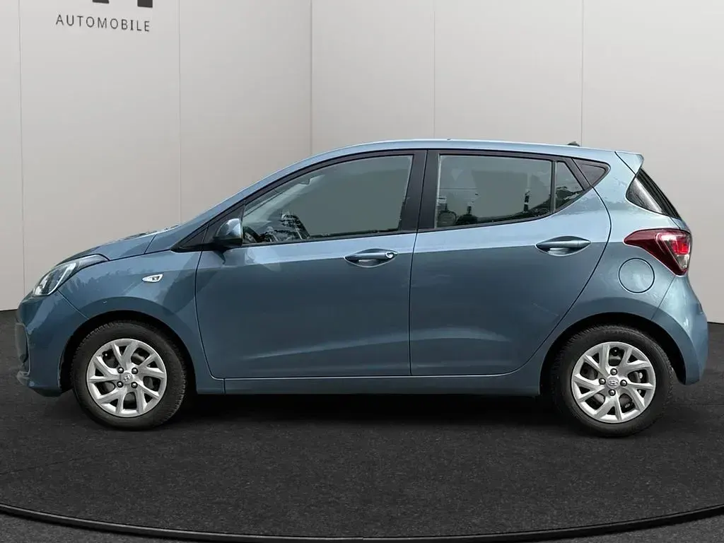 Gebraucht Hyundai i10 Trend 67 PS (49 kW) 2019 Blau Kleinwagen