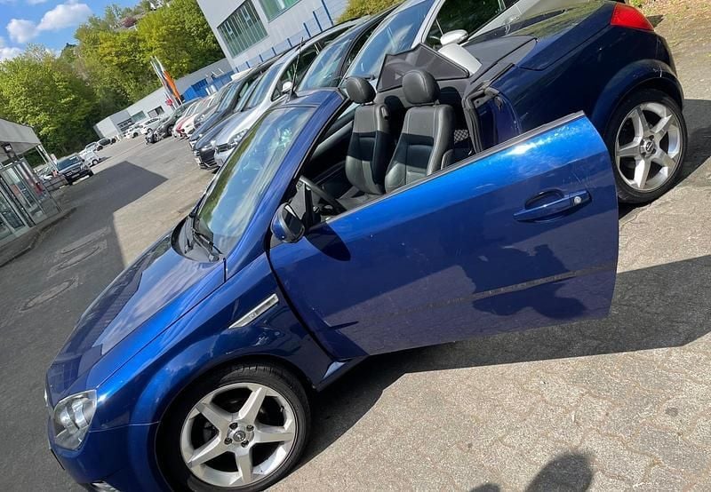Gebraucht Opel Tigra 90 PS (66 kW) 2005 Blau Cabrio