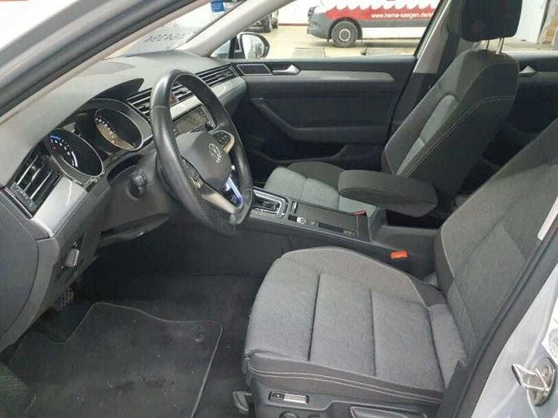 Gebraucht VW Passat GTE 156 PS (114 kW) 2022 Scale silver metallic Kombi