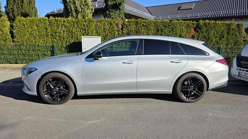 Gebraucht Mercedes CLA200 Shooting Brake Edition 163 PS (119 kW) 2022 Silber Kombi