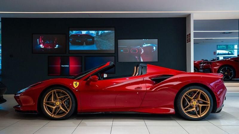 Second-hand Ferrari F8 721 CP (530 kW) 2020 Roșu Cabrio