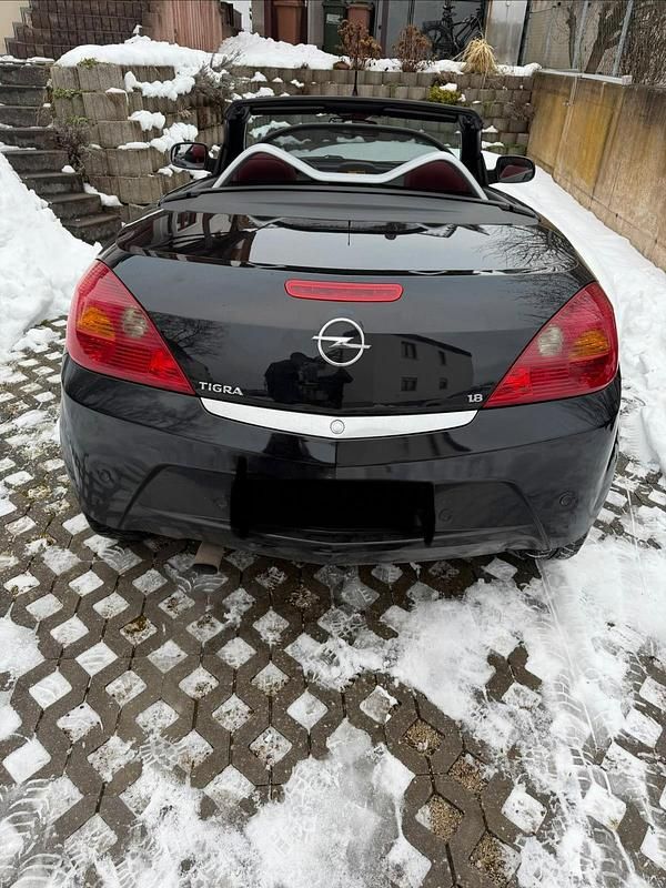 Gebraucht Opel Tigra 125 PS (91 kW) 2009 Schwarz Cabrio