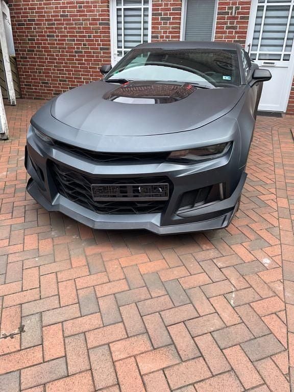 Grau Gebraucht 2020 Chevrolet Camaro Coupé | 32.999 € - Bild 1/4