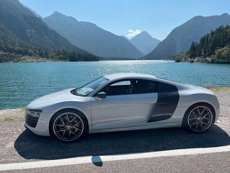 Weiß Gebraucht 2015 Audi R8 Coupé Sport Coupé | 94.900 € - Bild 1/4