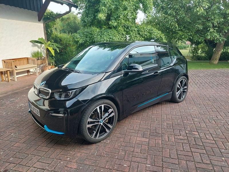 Schwarz Gebraucht 2022 BMW i3 Kleinwagen | 23.200 € (Fairer Preis) - Bild 1/4