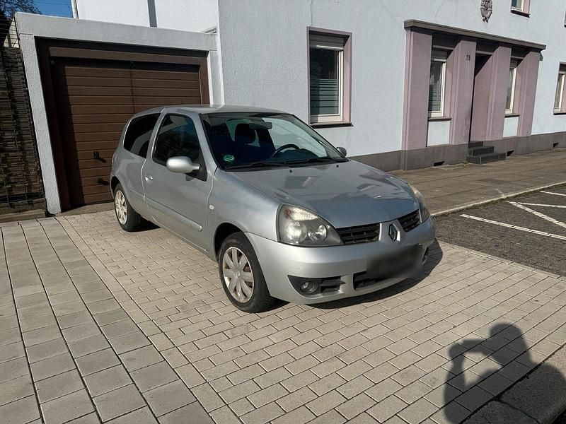 Gebraucht Renault Clio II 85 PS (62 kW) 2008 Kleinwagen