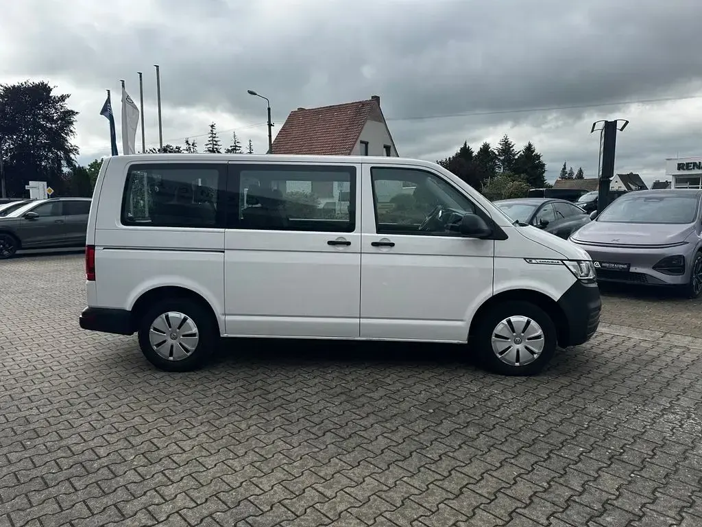 Gebraucht VW Caravelle Trendline 110 PS (80 kW) 2022 Weiß Van